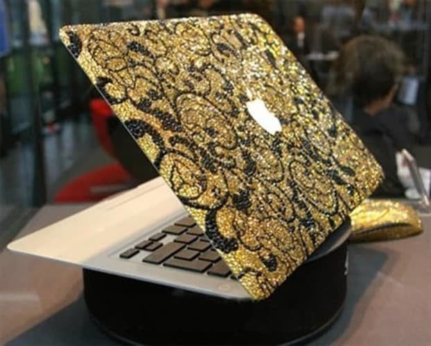 Рис. 5. Bling My Things «Golden Age» MacBook Air. Источник фото: newlaunches.com