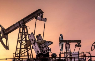 ОПЕК+ наращивает добычу нефти. Почему?