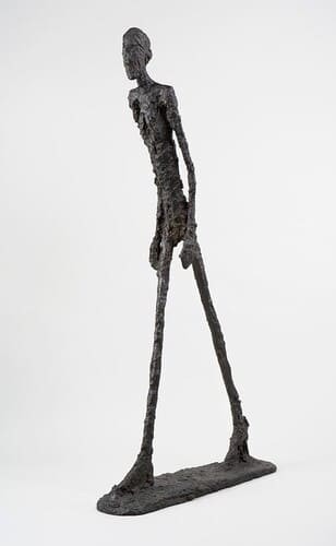 Рис. 5. Скульптура «Идущий человек I» Альберто Джакометти. Источник фото: guggenheim-bilbao.eus