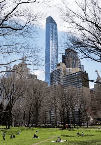 Рис. 7. Стеклянно-голубой небоскрёб One57, Нью-Йорк. Источник: nytimes.com